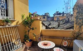 Stunning Campo De Fiori Apartment With Terrace